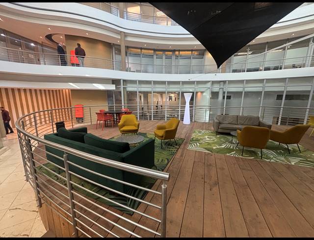 349M² OFFICE TO LET IN AIRPORT INDUSTRIA